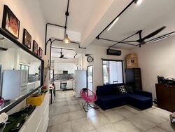 East Coast Road (D15), Apartment #628324751